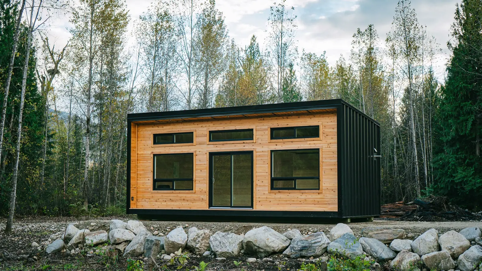 MODERN Cabin 11.5′ × 27′